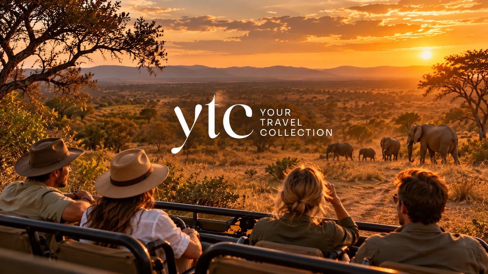 Quatro pessoas num jipe de safari observam elefantes na savana ao pôr do sol, com o logótipo "ytc Your Travel Collection"